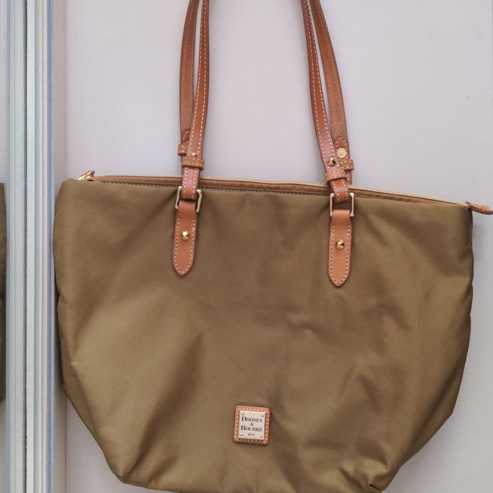 Dooney & Bourke Shoulder Bag - Khaki/Gold